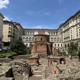 A Roman building / church:cts